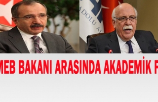 İKİ BAKAN ARASINDA AKADEMİK FARK