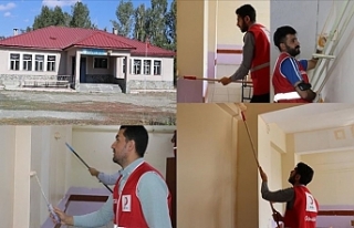Kızılay Gönüllüleri Köy Okulunu Boyayarak, Yüz...