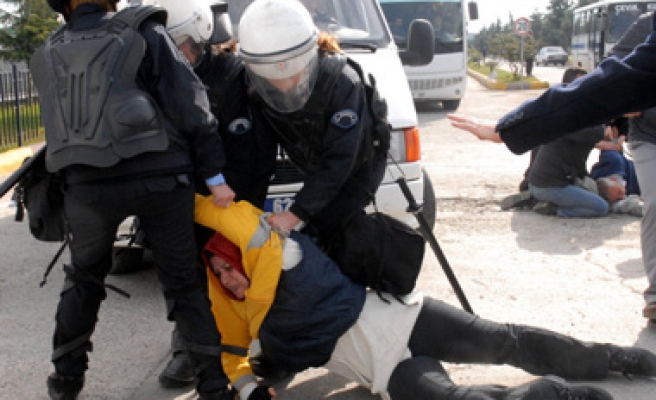Samsun Sigara'da polis yine saldırdı 