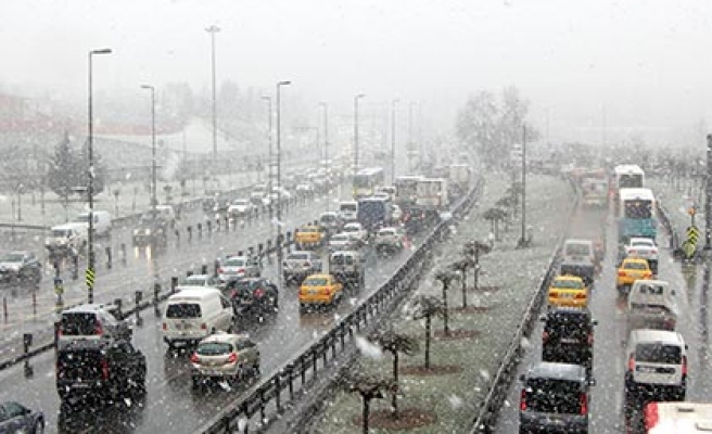 İSTANBUL'DA OKULLAR TATİL Mİ ? KAR YAĞIŞI NE KADAR SÜRECEK