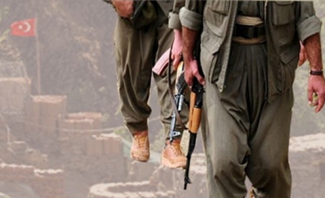 PKK'NIN KAÇIRDIĞI ÖĞRETMENLERİN MAAŞINI KESTİLER 