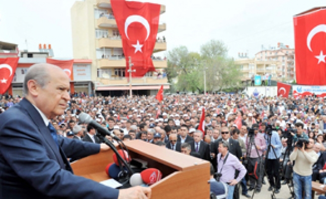 'ÖCALAN'IN HİMAYESİNDE' 